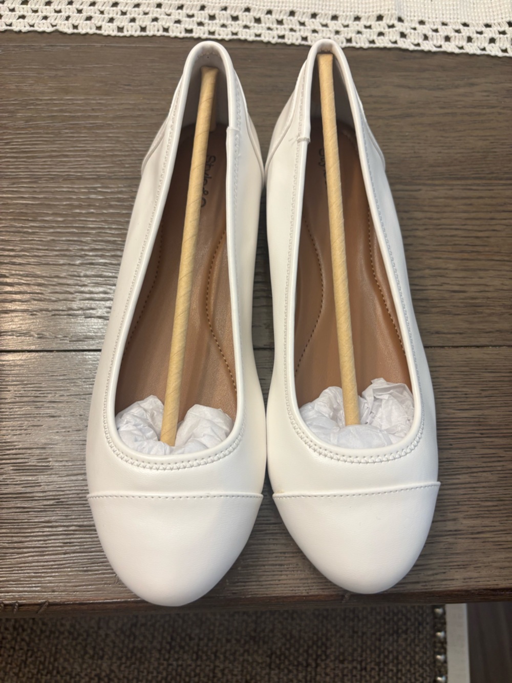 White Women's Ballet Flats